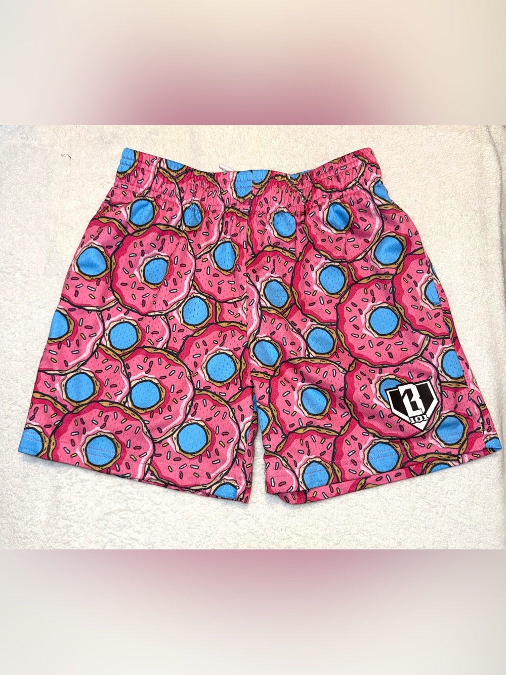 Baseball Lifestyle 101 Donut Mesh Shorts, size YM, EUC